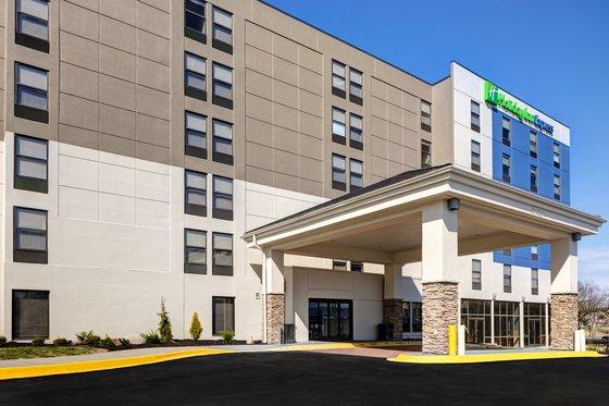 Express & By Ihg Omaha