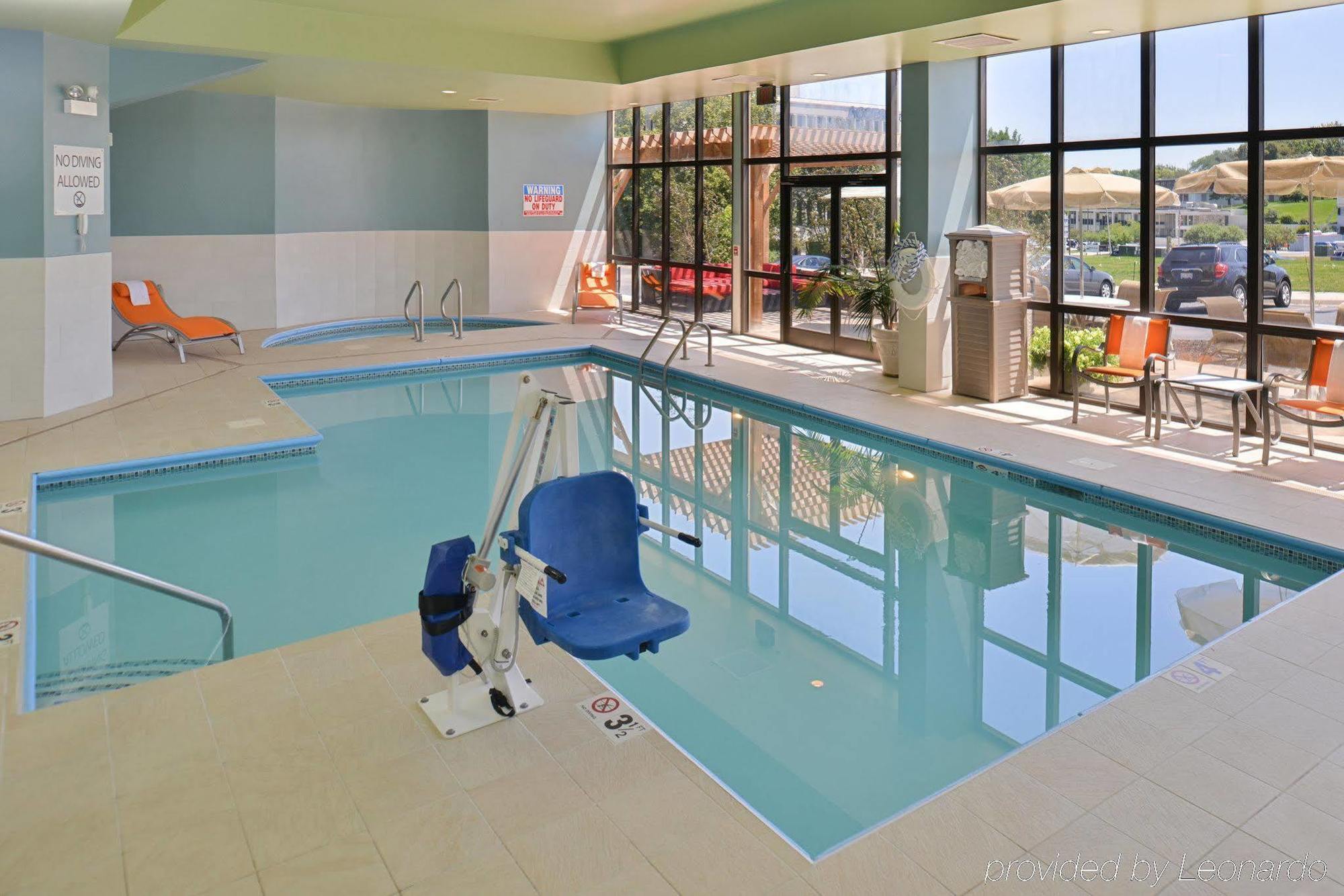 Express & By Ihg Hotel 3*